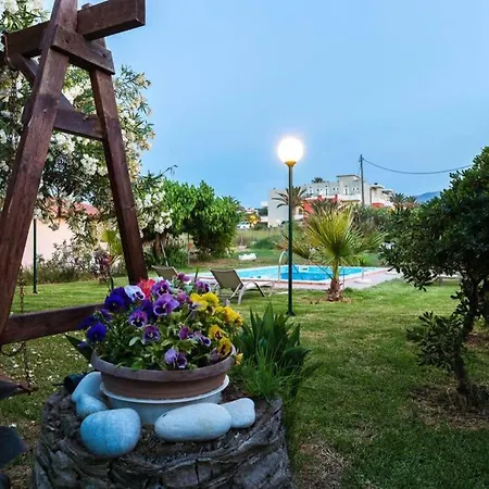 Effie Front With Pool Apartment Chania (Crete)
